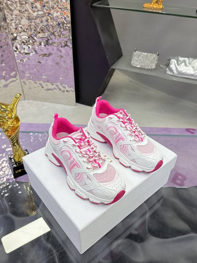 Factory Price: Women's Dior Chrono sneakers (DDD) available at Taikoo Hui for Rm