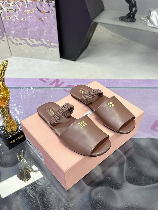 Miu Miu 2025 Spring/Summer catwalk two-way lazy slippers Official spring/summer