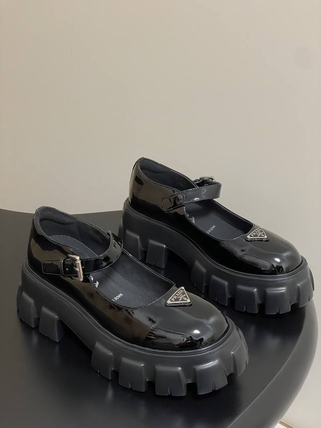 Top quality Prada 25Fw latest Monolith shiny cowhide Mary Jane shoes, a celebrit