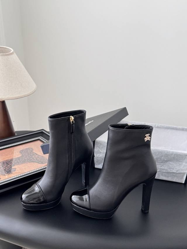 Chanel 25P show-style thick-soled platform Mary Jane boots DDD. Platform 4.5cm,