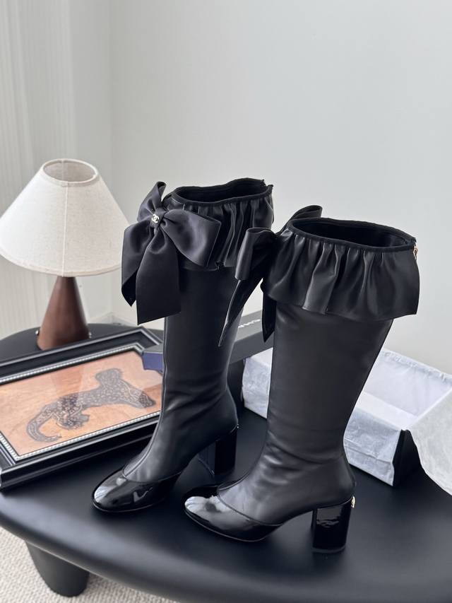 Chanel 25K Autumn and Winter New Pearl Bow Series As always, the high version of