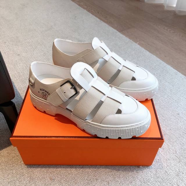 Hermes... A Eclair couple's pair, DDD, a 2025 runway model. DDD. Lightweight sol