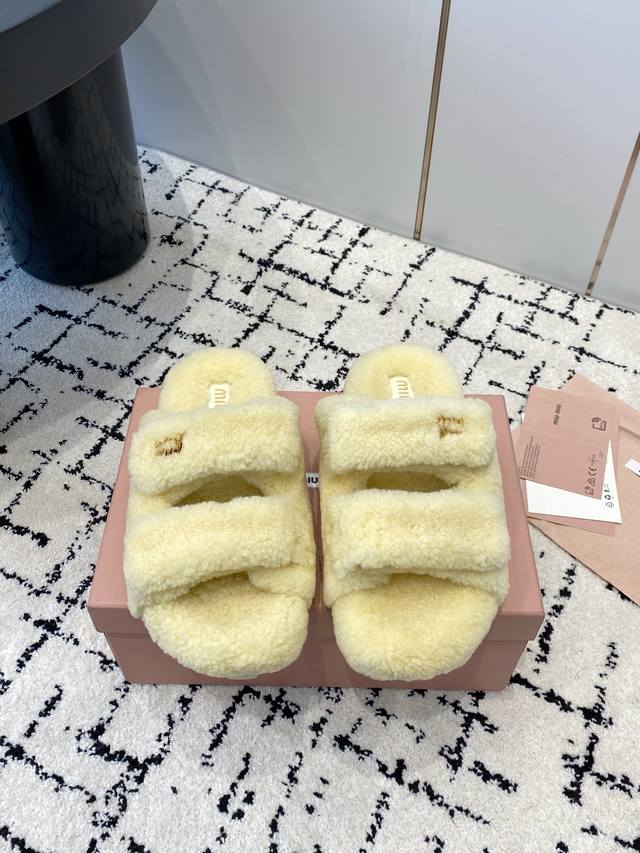 Miu Miu's new wool slippers DDD, 1:1 molded, instantly outsell all versions on t