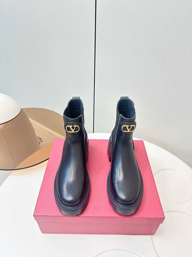 Valentino V-buckle Chelsea Ankle Boots The classic Valentino horse-hooped boots