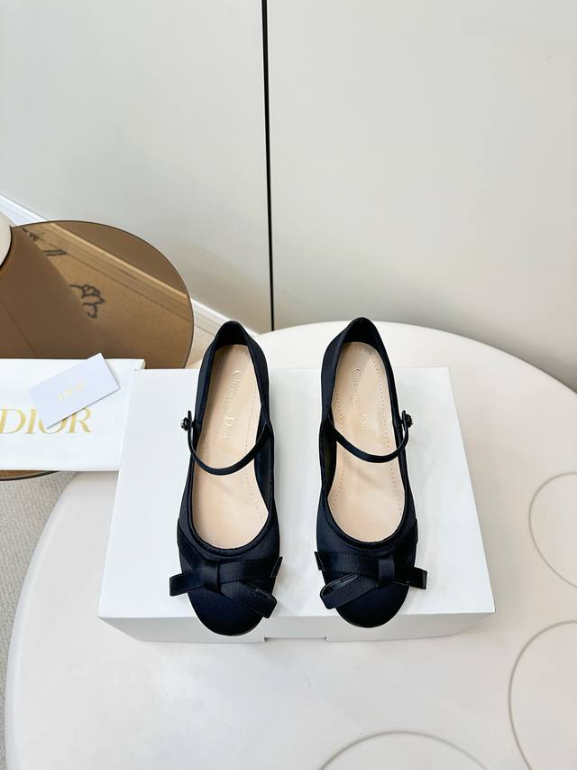 Top-quality original single-piece shoes with airplane box Dior