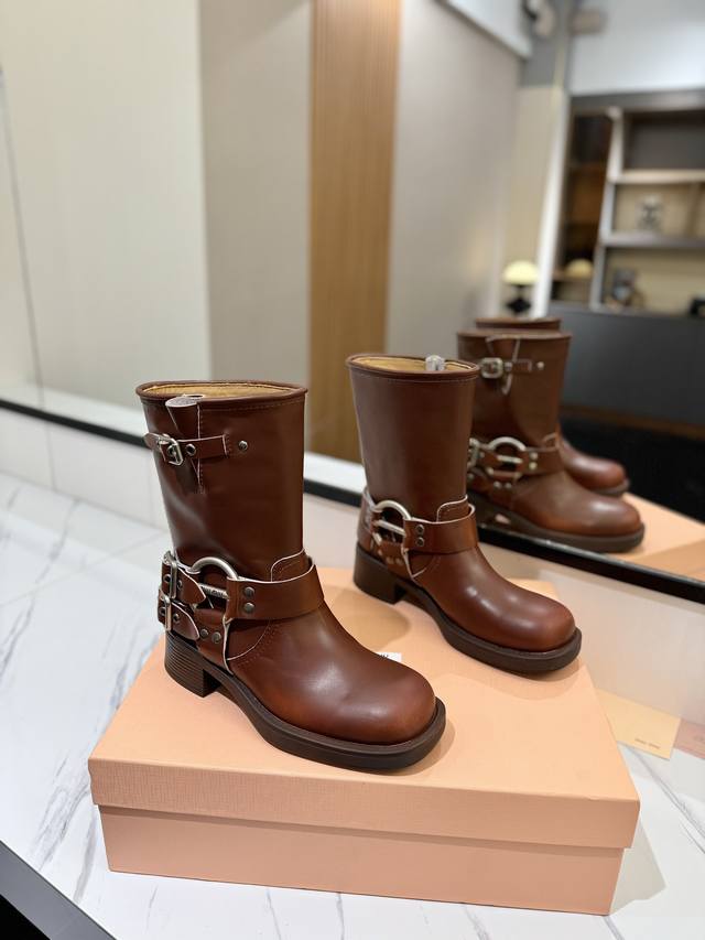 Factory Price: Miu Miu official website. These mid-length boots, a runway-style
