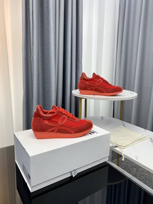 Exclusive top version, long-term production, Loewe's latest color matching, full