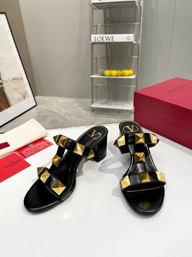 Valentino. Top-tier edition! Leather sole DDD, rubber sole 200 DDD. All details