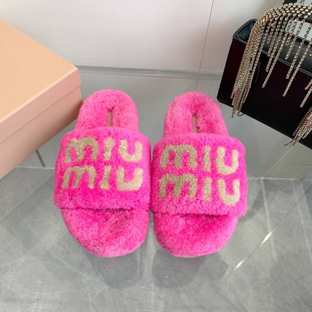 Miumiu new color wool slippers, made of top-quality pure lambswool! Super warm,