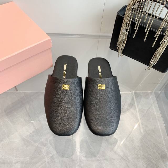 Miumiu Autumn and Summer Series Mules, Slippers, Closed Toe Lambskin Half Slippe