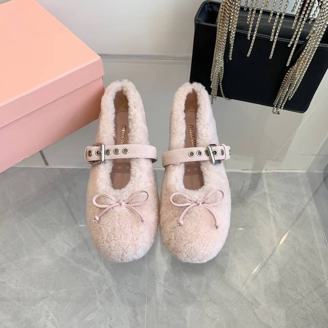 Miumiu Miu Miu loafers, new autumn and winter cotton shoes, furry shoes from the