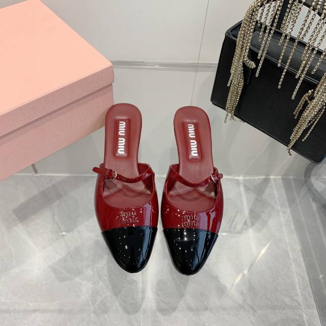 Miu Miu new spring and summer pointed kitten heel single shoes closed toe sandal
