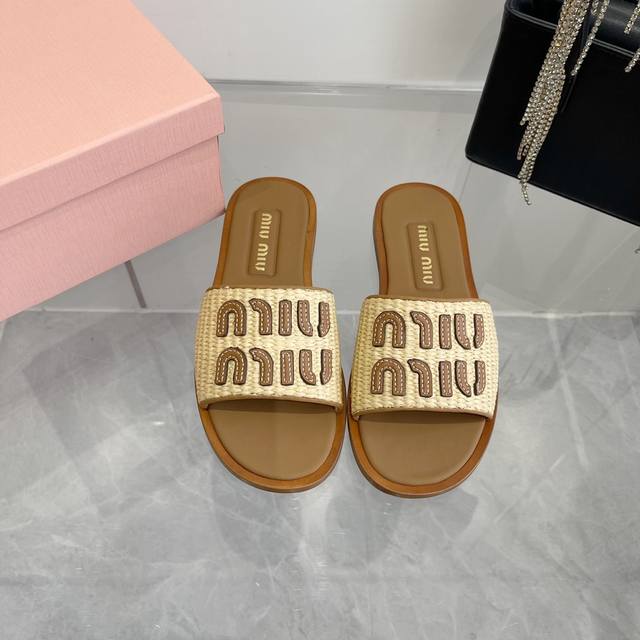 Shopping-level Miu Miu Spring/Summer Collection Raffia Woven Leather Logo Half-