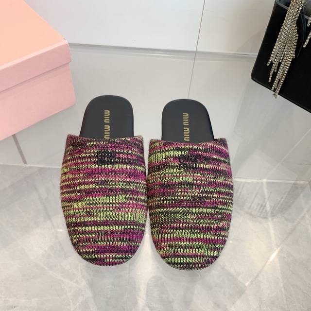 Miumiu2025 Spring and Summer Series Muller Slippers Closed Toe Lambskin Half Sli