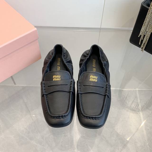 Miumiu Miu Miu 25Ss Spring/Summer catwalk style, slip-on ballet flats This year'