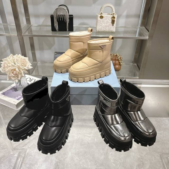 Latest Prada: Novel and chic soft cowhide upper, pure wool lining, unique design