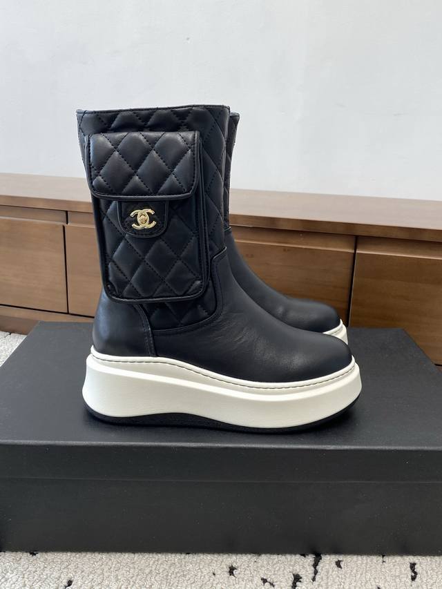 Chanel 2025S autumn and winter series thick-soled high short boots, the high and