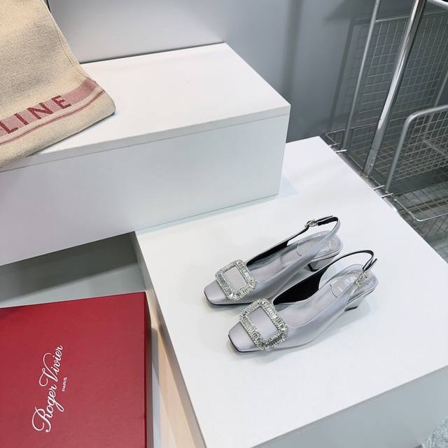 High-quality factory goods! Top-quality Roger Vivier 25 Fall/Winter new arrival