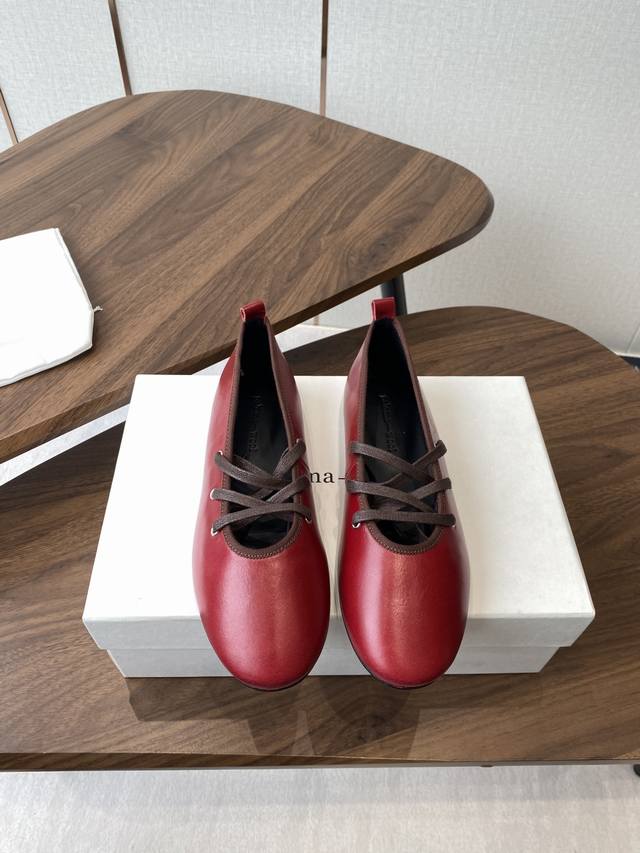 Paloma Wool 25Ss new lace-up ballet flats (DDD) are crafted from soft, comfortab