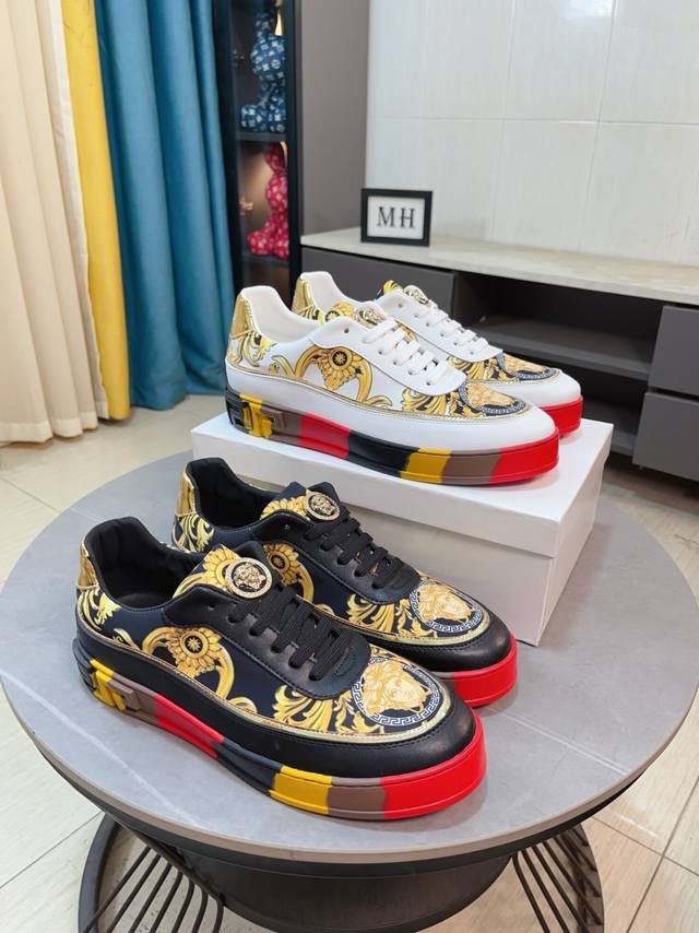 Versace's latest meticulously crafted style is a true hit! This innovative inter
