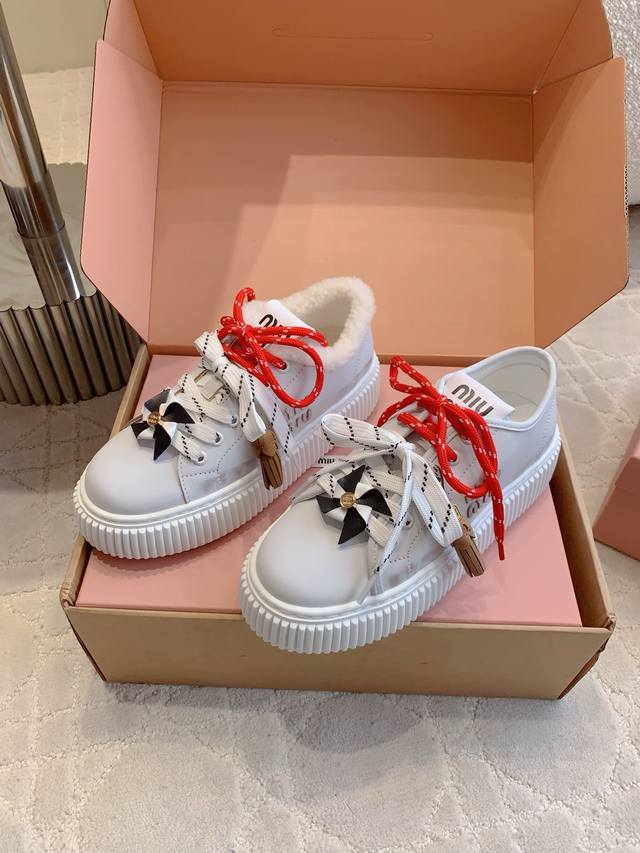 Leather and wool lining Miu's new thick-soled biscuit shoes are so beautiful on