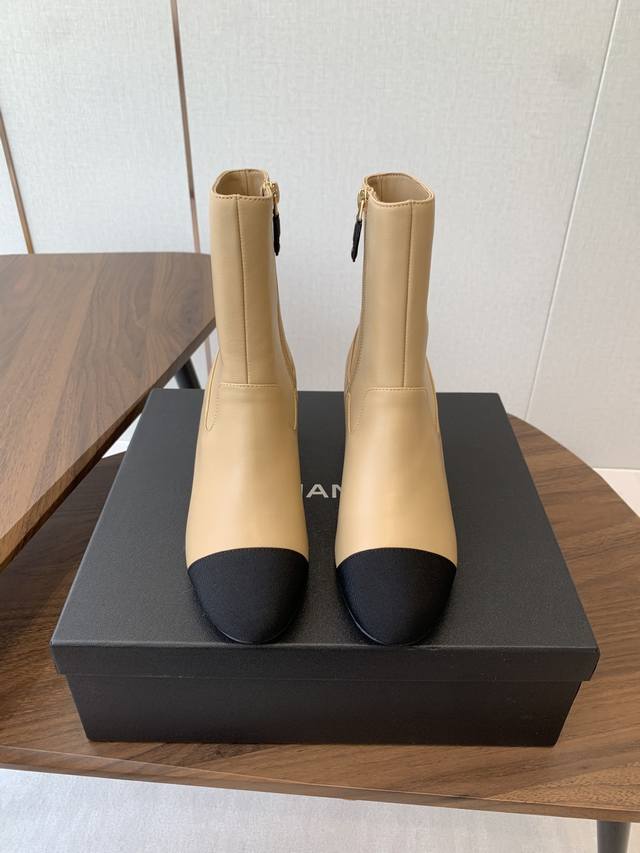 Chanel Chanel 25 autumn and winter new round toe thick heel pearl ankle boots un