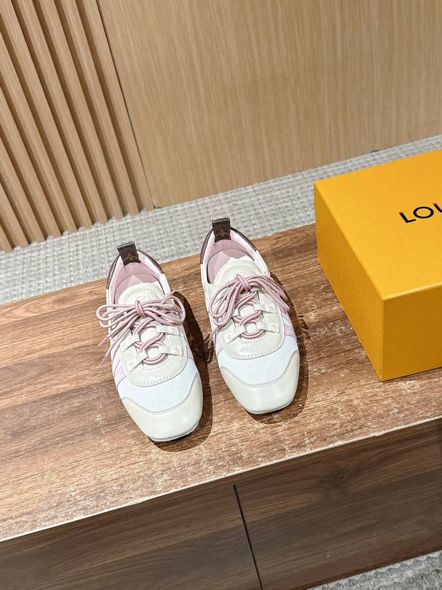 Lu brand sneakers have been very popular recently! Brand spokespersons Victoria