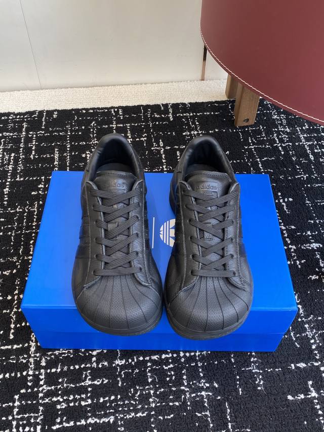 Agent-level Adidas co-branded Avavav 25Ss shell-toe skateboard shoes is differen