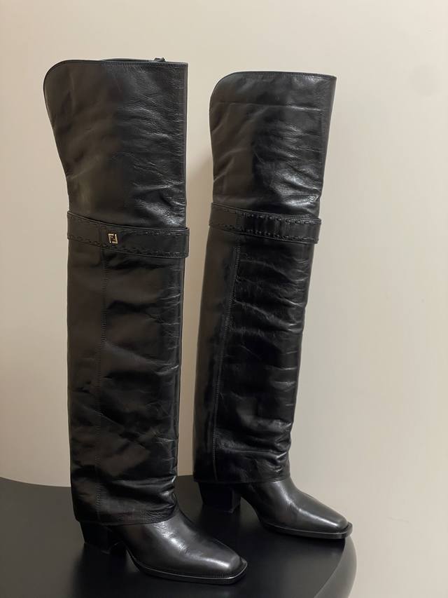Top quality 2025 Fall/Winter new Fendi high-top, over-the-knee boots with a flip