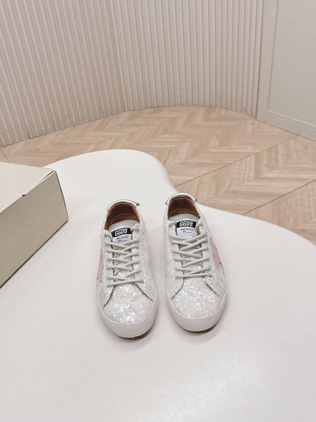 #Female and Male Ggdb~~Golden Goose 25Ss couple's style German training shoes ar