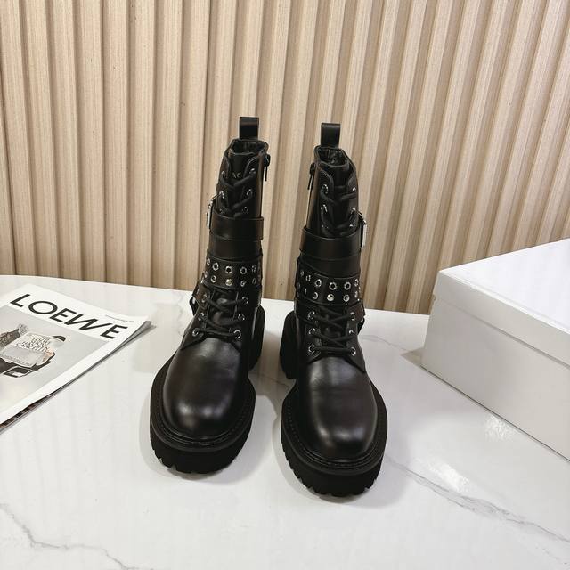 Balenciaga's highly anticipated Venom Boots are now available. From Balenciaga 2