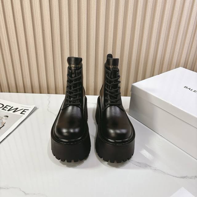 Balenciag* Balencia 25 autumn and winter platform ankle boots. 25 is not too muc