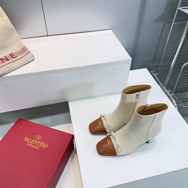 High quality factory delivery! Top-quality Valentino 2025 Fall/Winter counter n