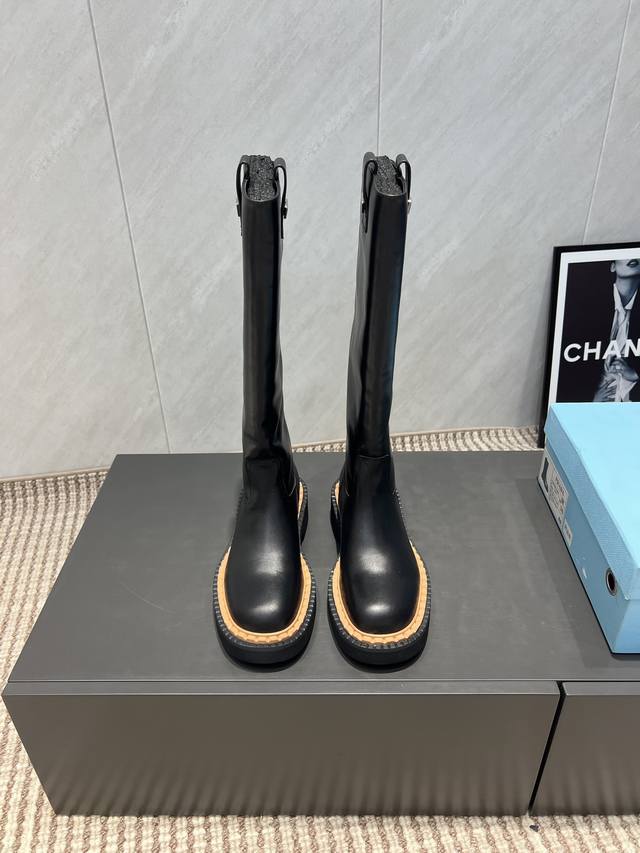Factory: Exclusive top version Prad*A2025Vs autumn and winter new boots series r