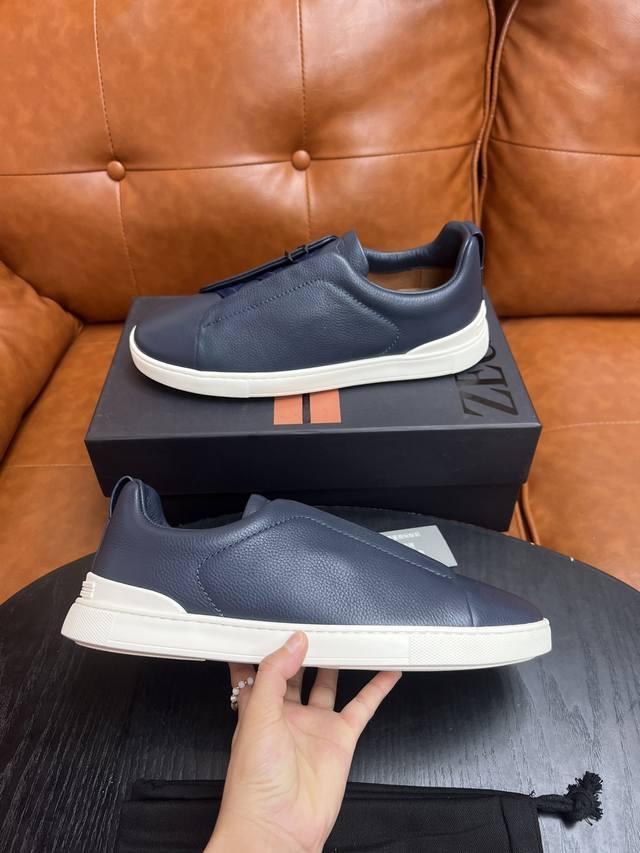 Price: P High-end quality Product brand: Zegna* Low-top casual shoes Regular si