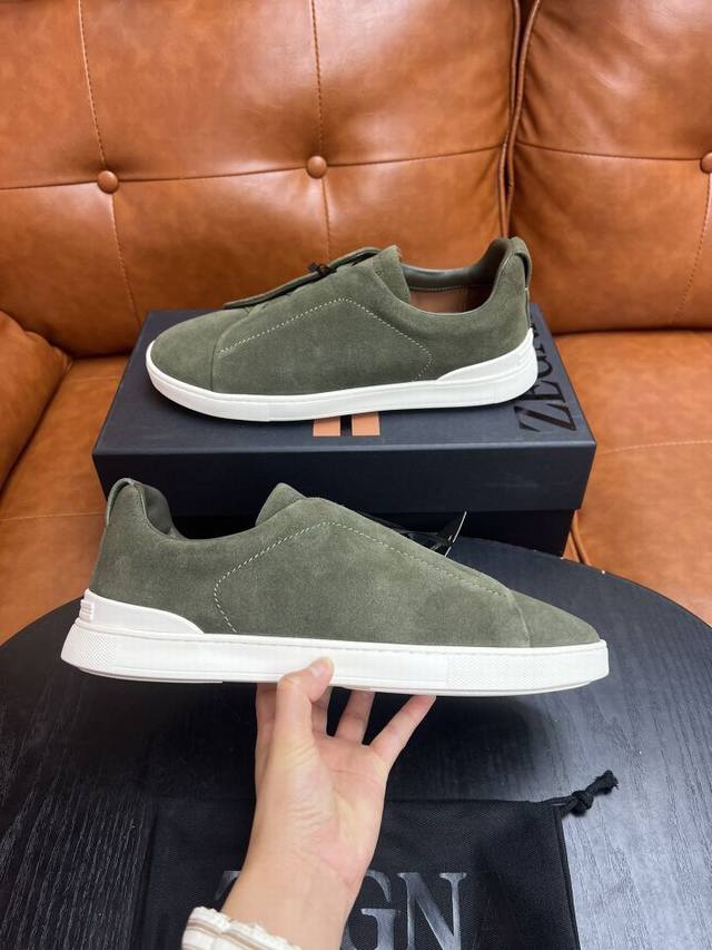 Price: P High-end quality Product trademark: Zegna* Low-top casual shoes Regula