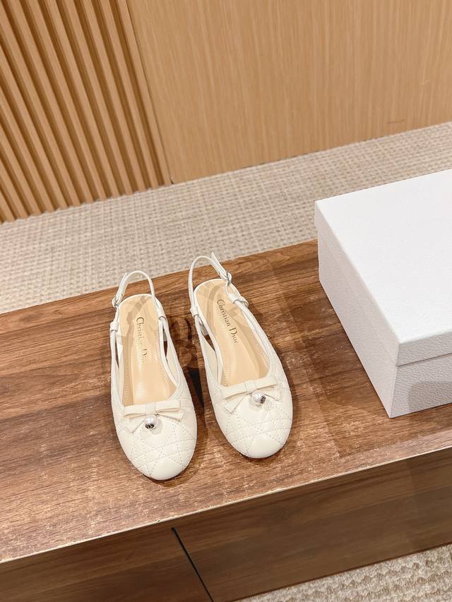 Dior 2025 Spring and Summer new pearl sandals lambskin upper, classic diamond em