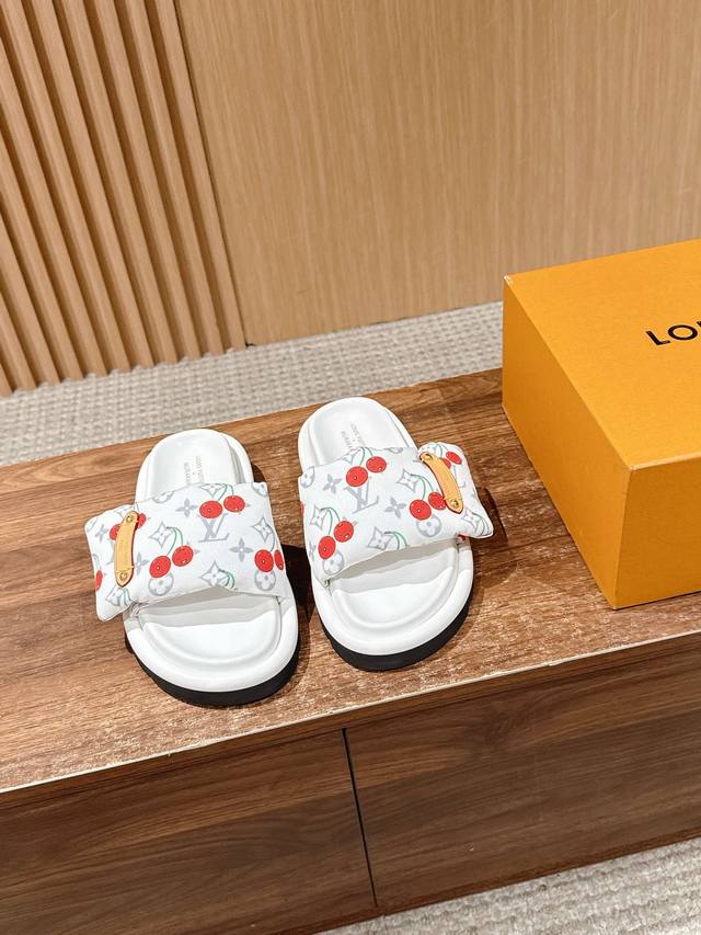 Men's +10 Upgraded Version# Louis Vuitton's newest baguette slippers are another