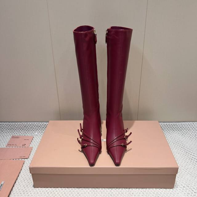 Factory: Exclusive premium edition DDD, Miumiu's latest runway hit from the 202