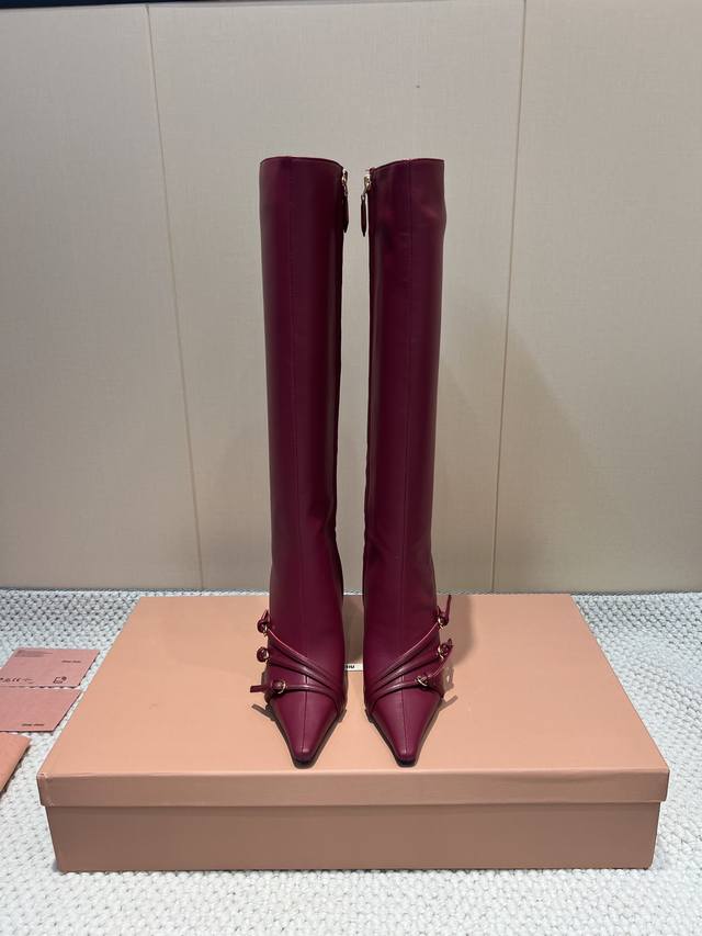 Factory: Exclusive premium edition DDD, Miumiu's latest runway hit from the 202