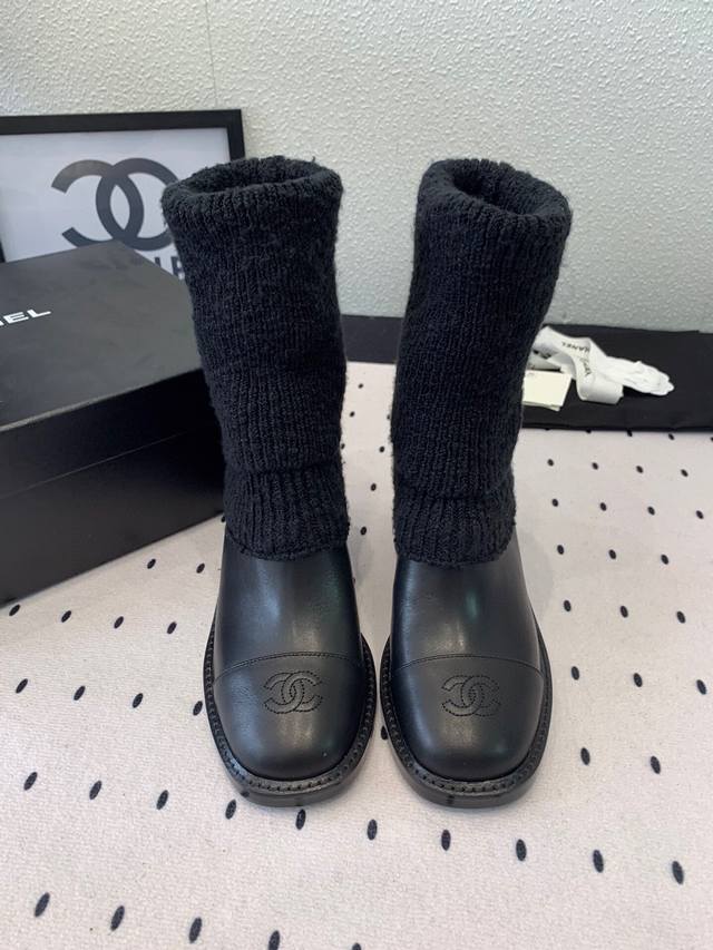 Chanel's new autumn and winter socks and ankle boots, exclusive pairing. This se