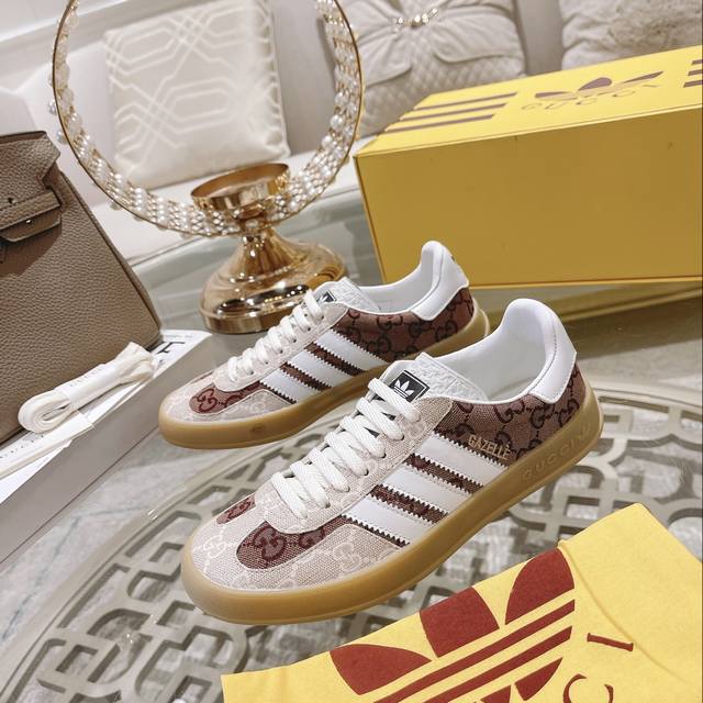 Factory-exported Gucci & Adidas limited-edition couple's sneakers. These stunni