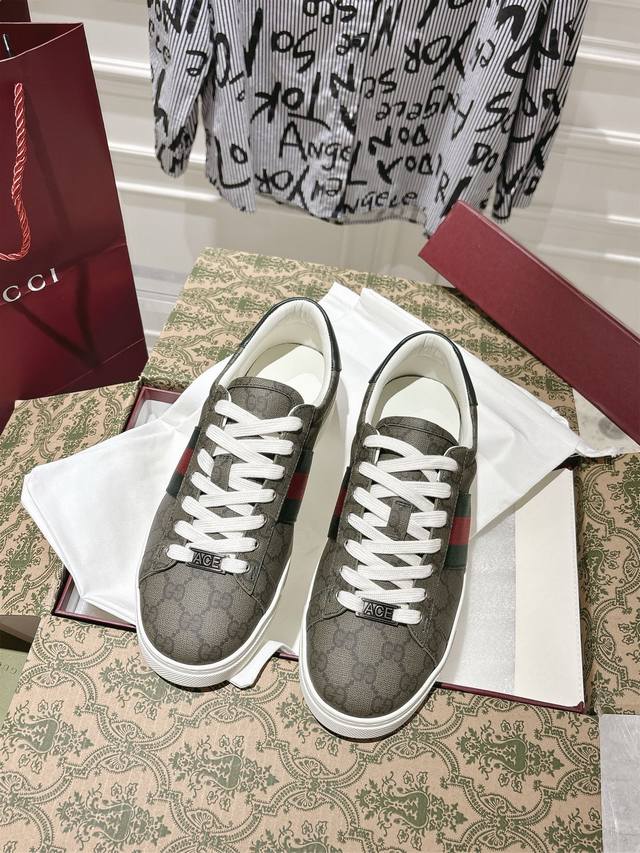 Factory delivery of Gucci's latest Ace series Pro version white sneakers. Origi