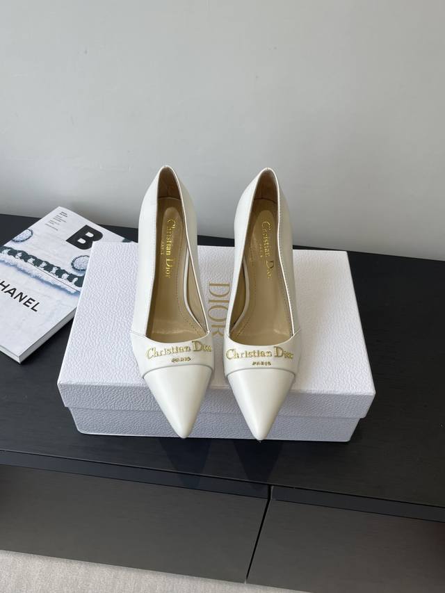 Dior 25Ss Spring/Summer new Dior pointed-toe high-heeled slingback sandals DDD.