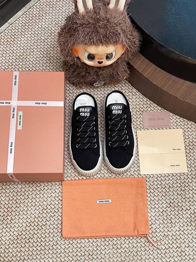Miumiu biscuit platform shoes and half-slippers. The whole pair of shoes is purc