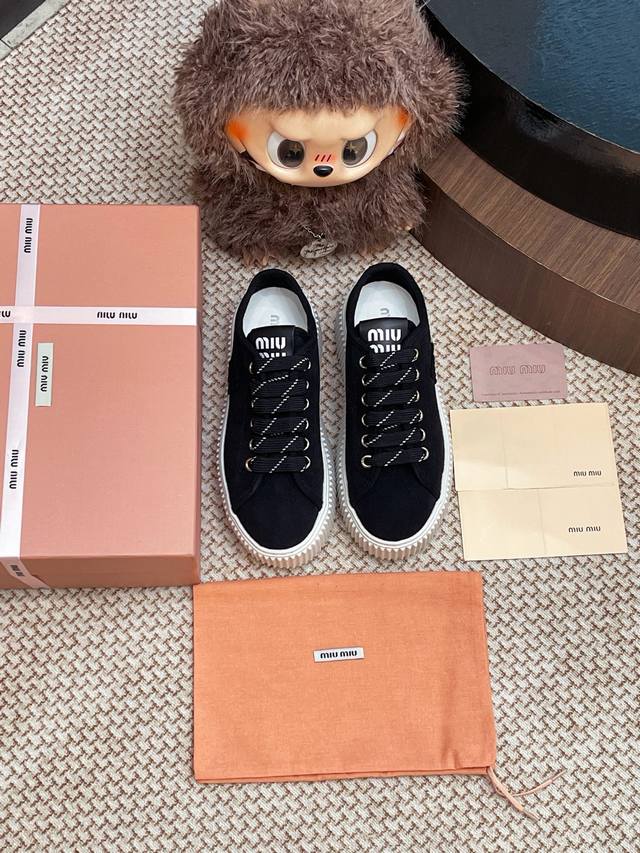 Miumiu biscuit platform shoes. The entire pair of shoes is purchased from Zp. Al