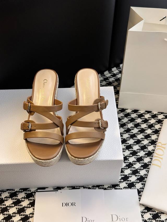 Dior's new platform sandals (DDD) bring a fresh, vibrant, and stylish touch to l