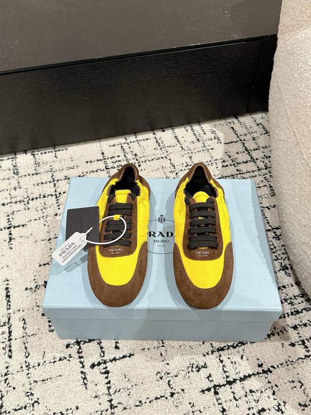 Purchasing-level Prada 25 Early Spring Runway Casual Forrest Gump DDD. This is a