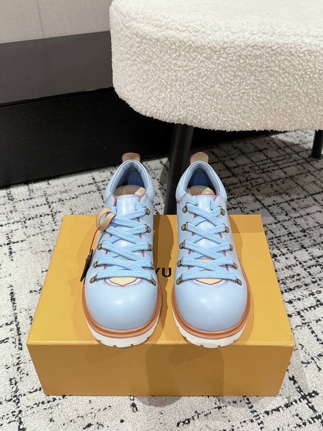 A top-tier couple's edition, the Louis Vuitton 25 Lace-Up Platform platform shoe