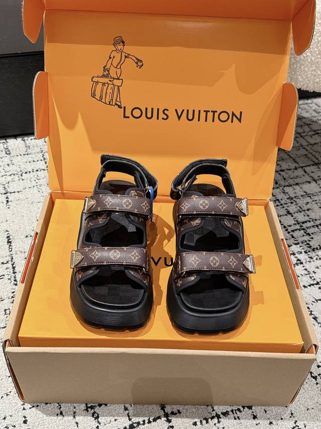 Louisvuitton 25 Chameleon Series Thick-Sole Velcro Sandals. Crafted from cowhide